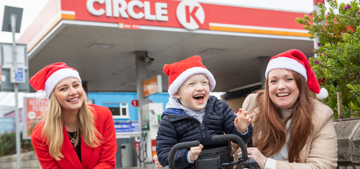 Broadcaster Anna Daly is pictured at Circle K, Dundrum Road alongside Jack and Jill family Joan and Leo Johnston