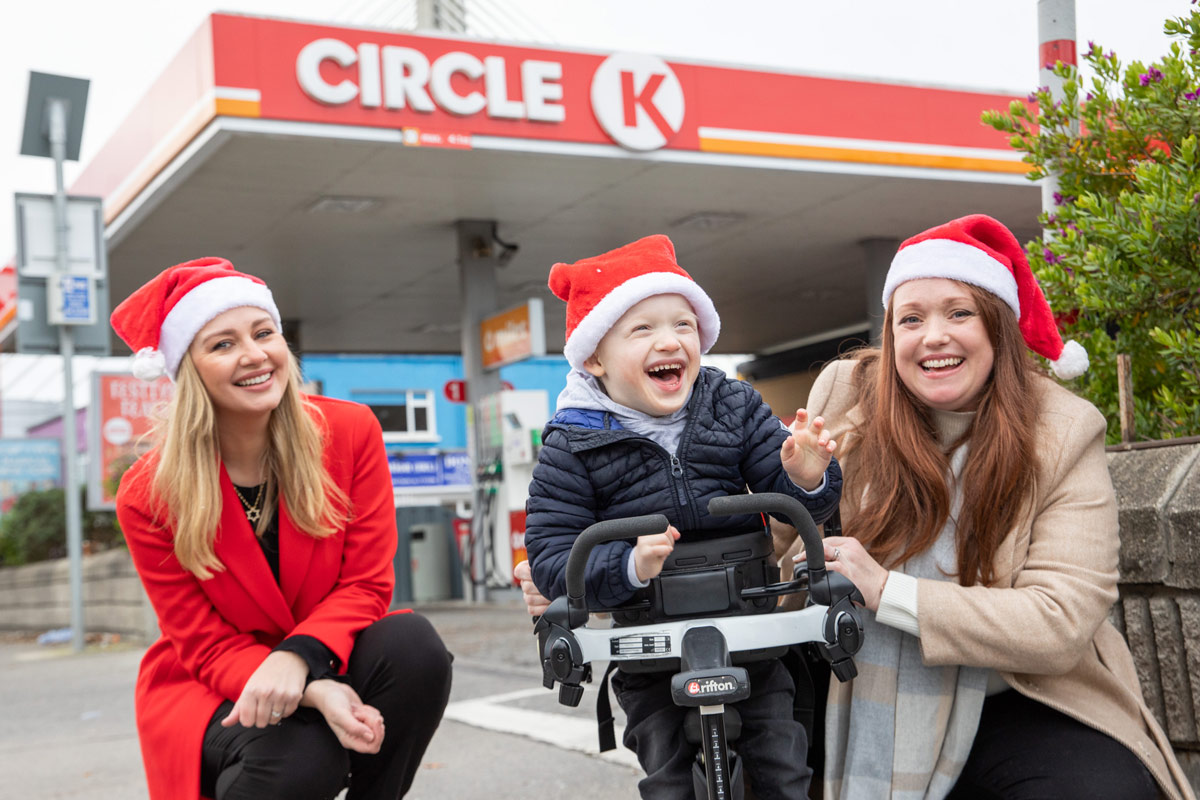 Broadcaster Anna Daly is pictured at Circle K, Dundrum Road alongside Jack and Jill family Joan and Leo Johnston