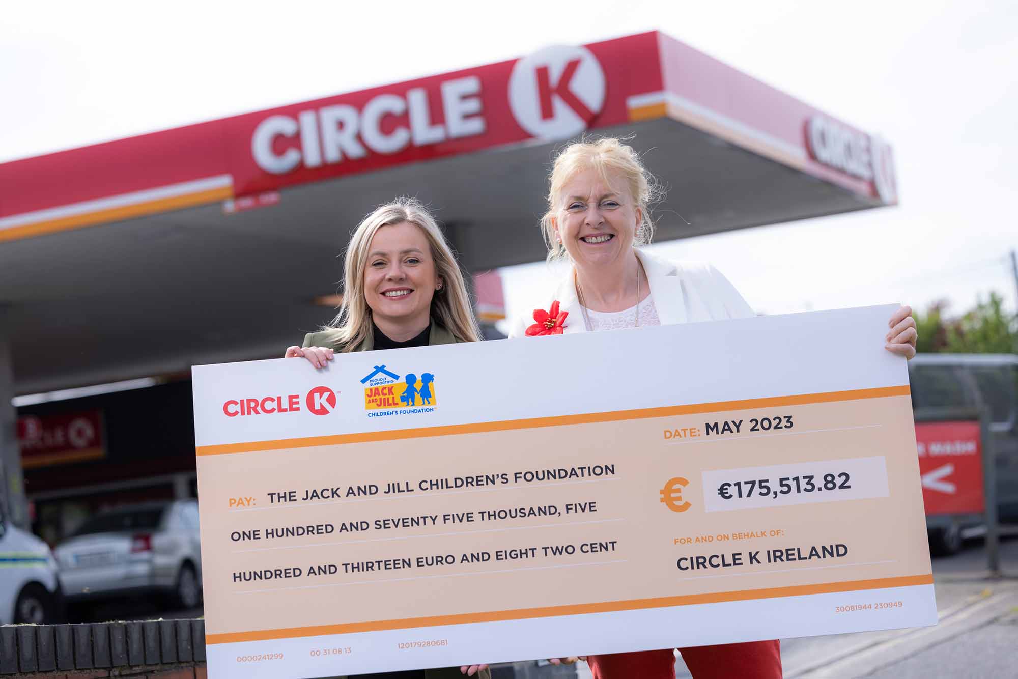 Gillian McGowran and Carmel Doyle at the Circle K Cheque presentation