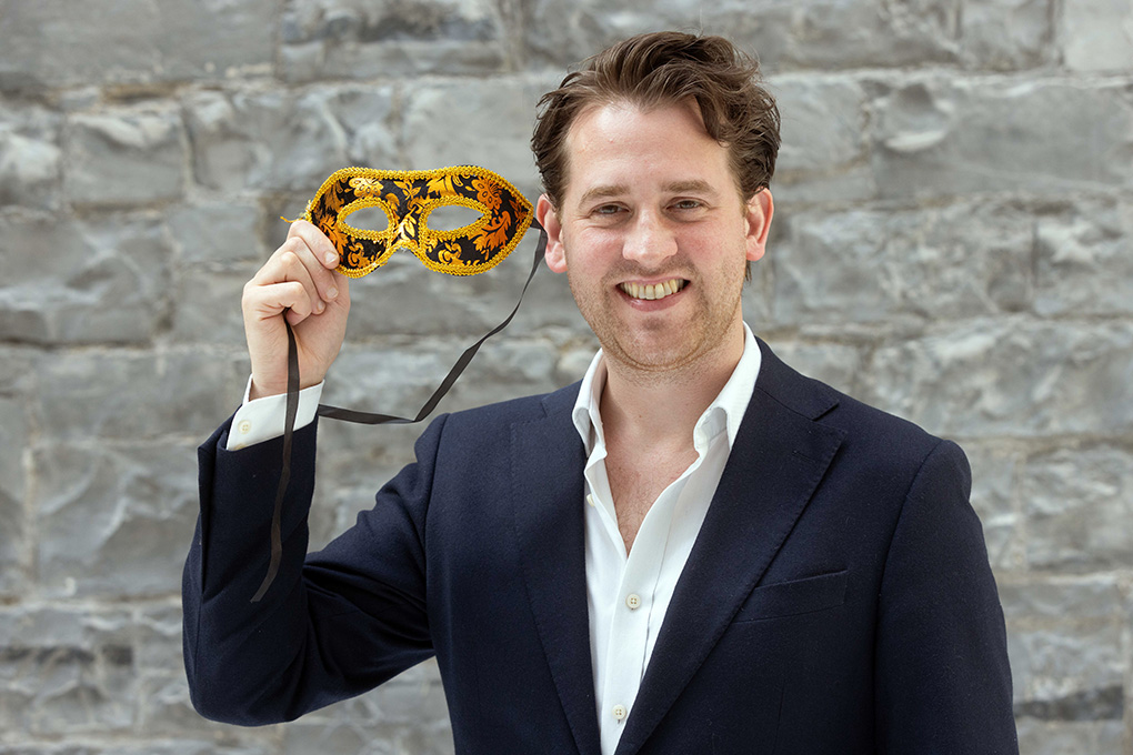 William Costelloe at Incognito The Online Art sale for Jack and Jill Foundation in The National Gallery.